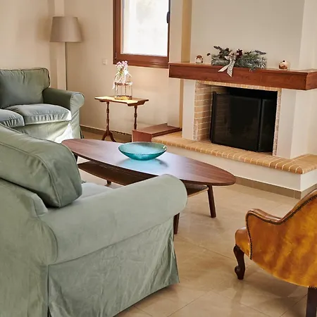 Luxury Maisonette With Pool