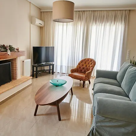 Luxury Maisonette With Pool